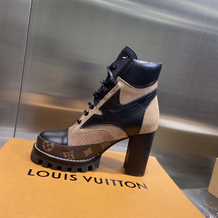 LOUS VUITO BROWN STAR TRAIL ANKLE BOOTS